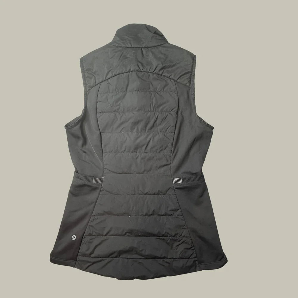 Lululemon Vest Womens 6 Fluff Off Black Down Puffer Tyfone Logo EXCELLENT